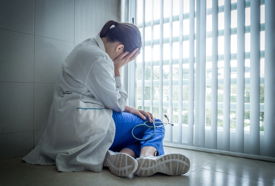 Solución empresarial al déficit sanitario con contratación de personal extranjero