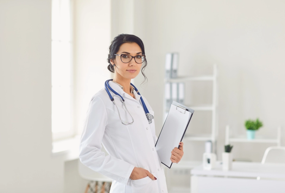 doctora, cuánto gana un médico en España